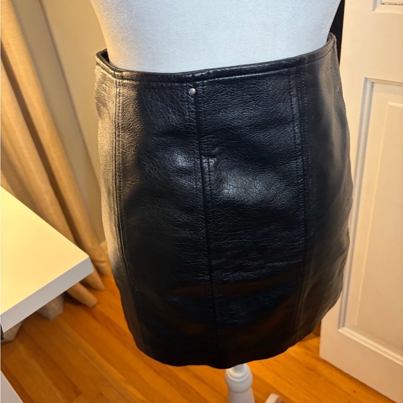 Blank NYC Black Asymmetrical Leather Skirt - Picture 4 of 12